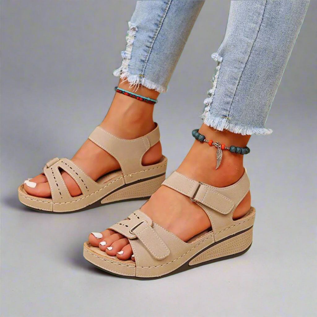 Gudula - Elegant orthopaedic sandals