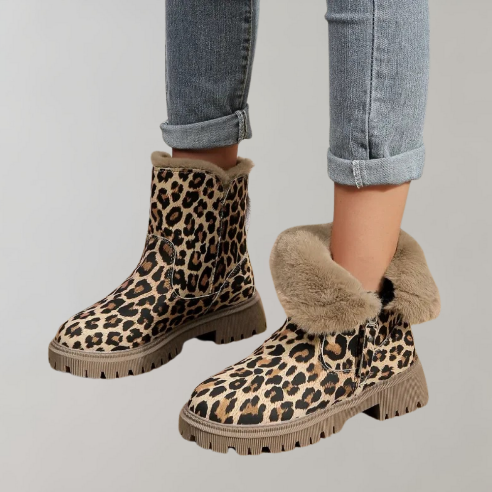 Kathy - Lined boots with leopard design