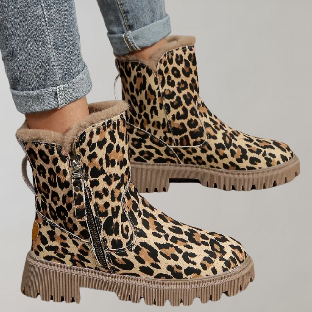 Kathy - Lined boots with leopard design