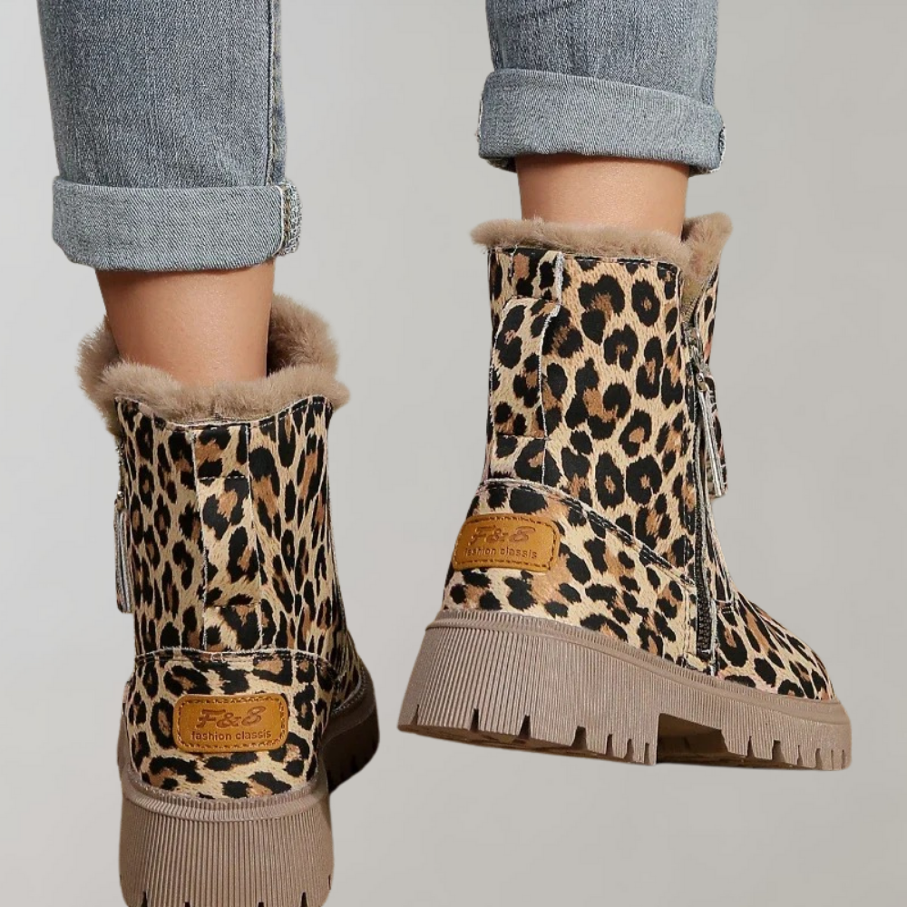 Kathy - Lined boots with leopard design