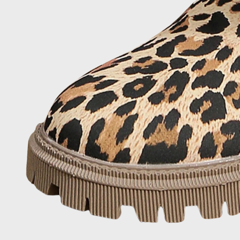 Kathy - Lined boots with leopard design